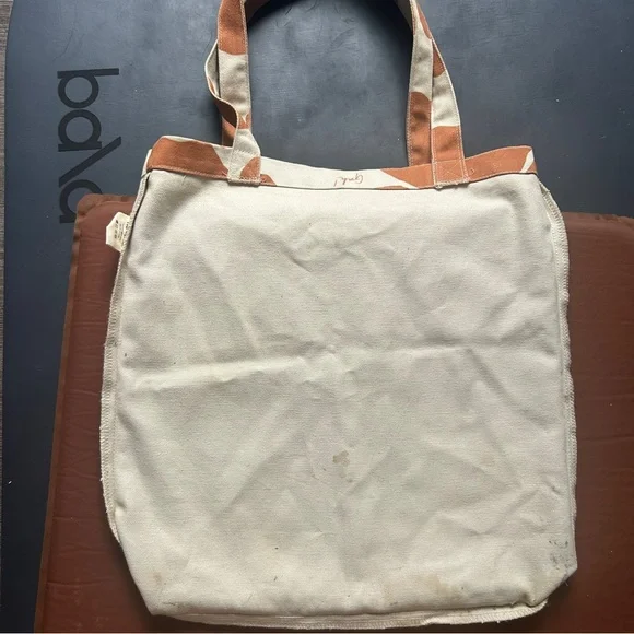 Lisa Says Gah Robyn Brown Cow Print Tote - Picture 8 of 8